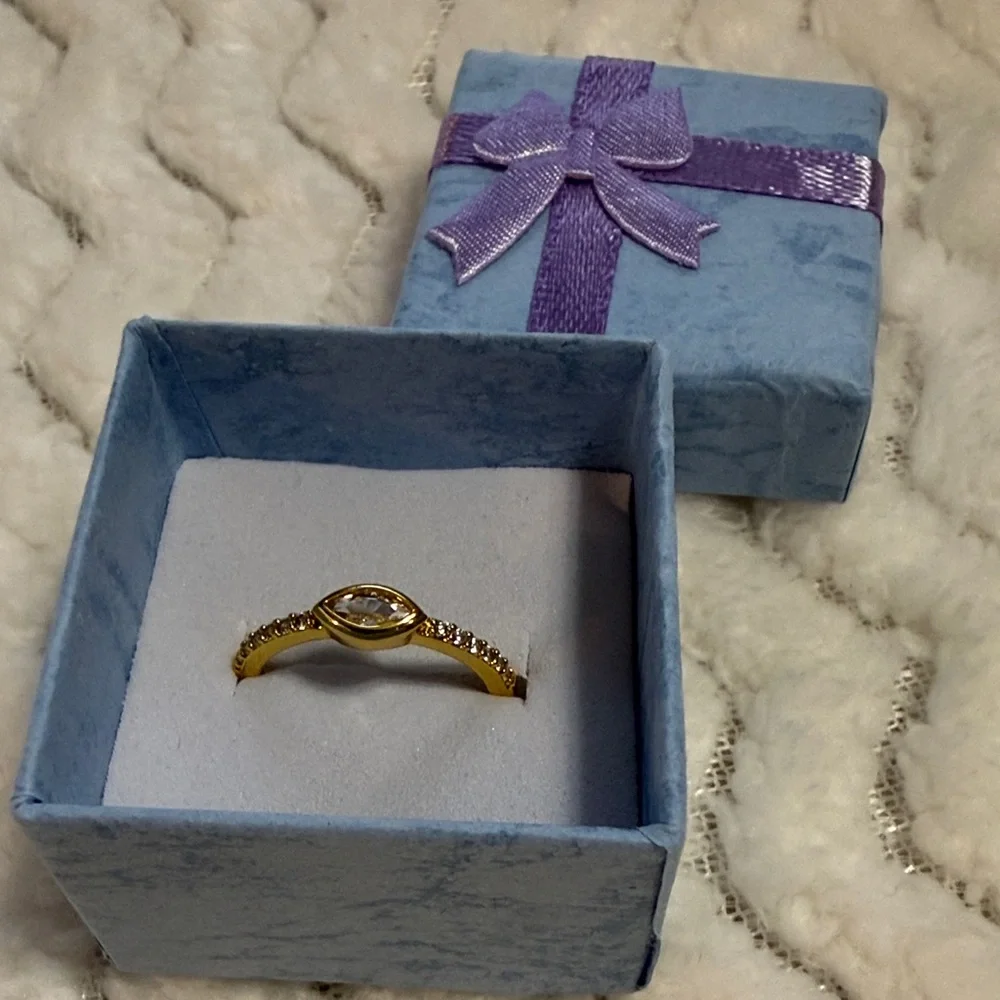 Pretty Bird Gold Plated Ring with Clear Stone Accents size 5.75 - Picture 3 of 4